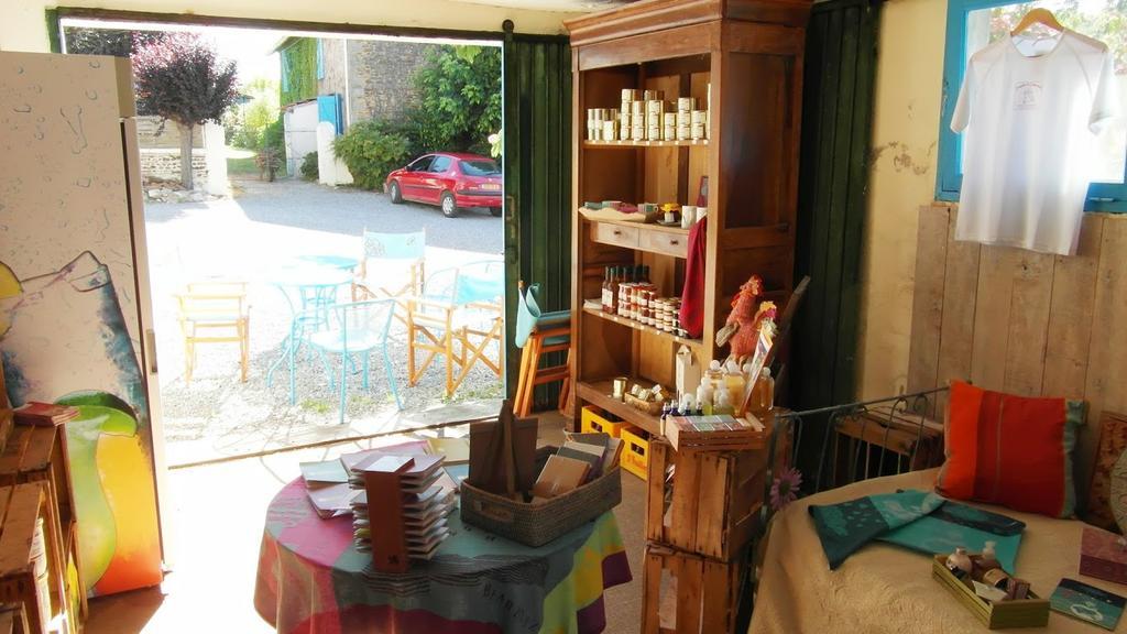 Chambres D'Hotes Domaine De Compostelle Casteide-Candau Exterior photo