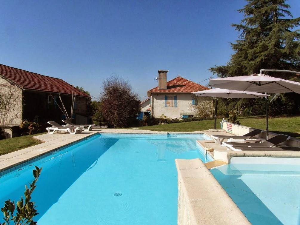 Chambres D'Hotes Domaine De Compostelle Casteide-Candau Exterior photo