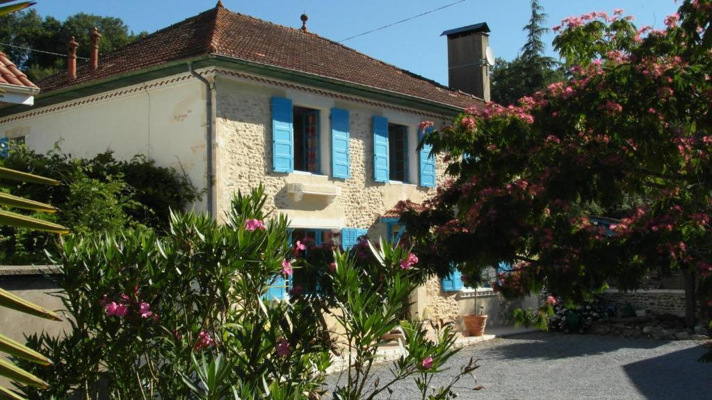 Chambres D'Hotes Domaine De Compostelle Casteide-Candau Exterior photo