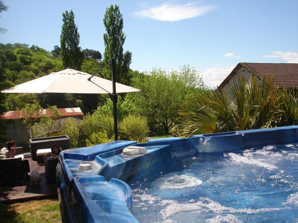 Chambres D'Hotes Domaine De Compostelle Casteide-Candau Exterior photo
